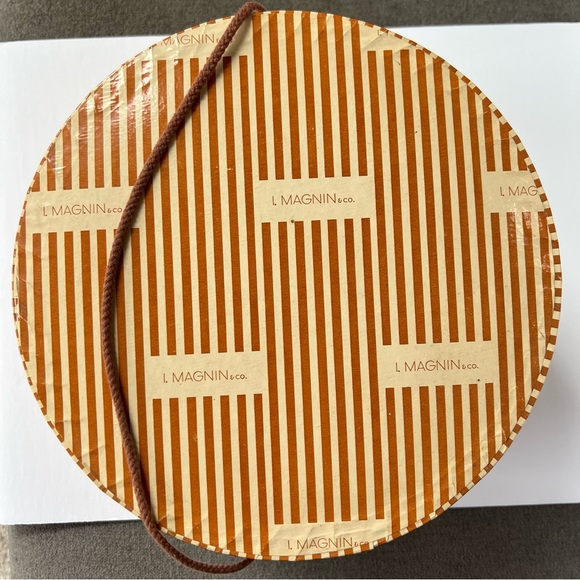 I. Magnin Vintage Hat Box - Picture 2 of 4